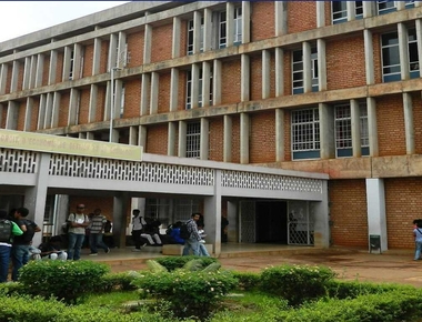 Entrée à l'Université de Madagascar 