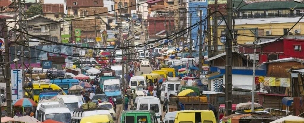 Naviguer dans les Défis : Transport Urbain et Croissance Démographique à Antananarivo