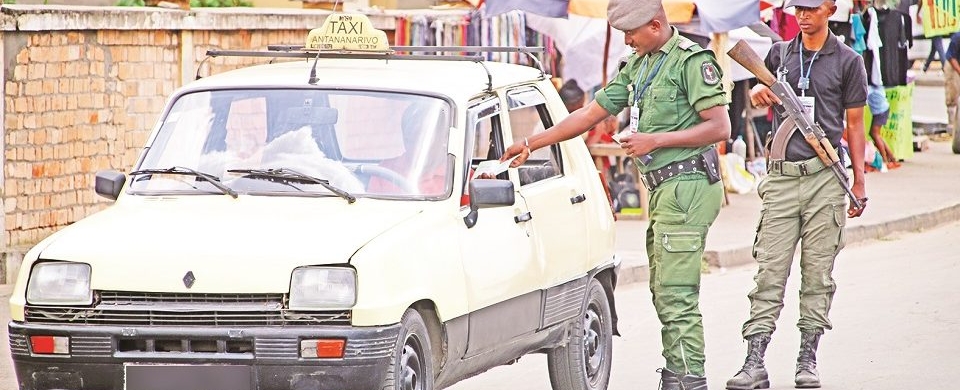  La loi et droit en cas de Halte police routière